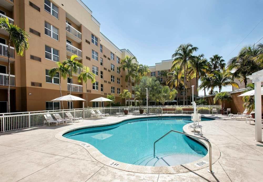 Отель Courtyard By Marriott Miami Aventura Mall Экстерьер фото