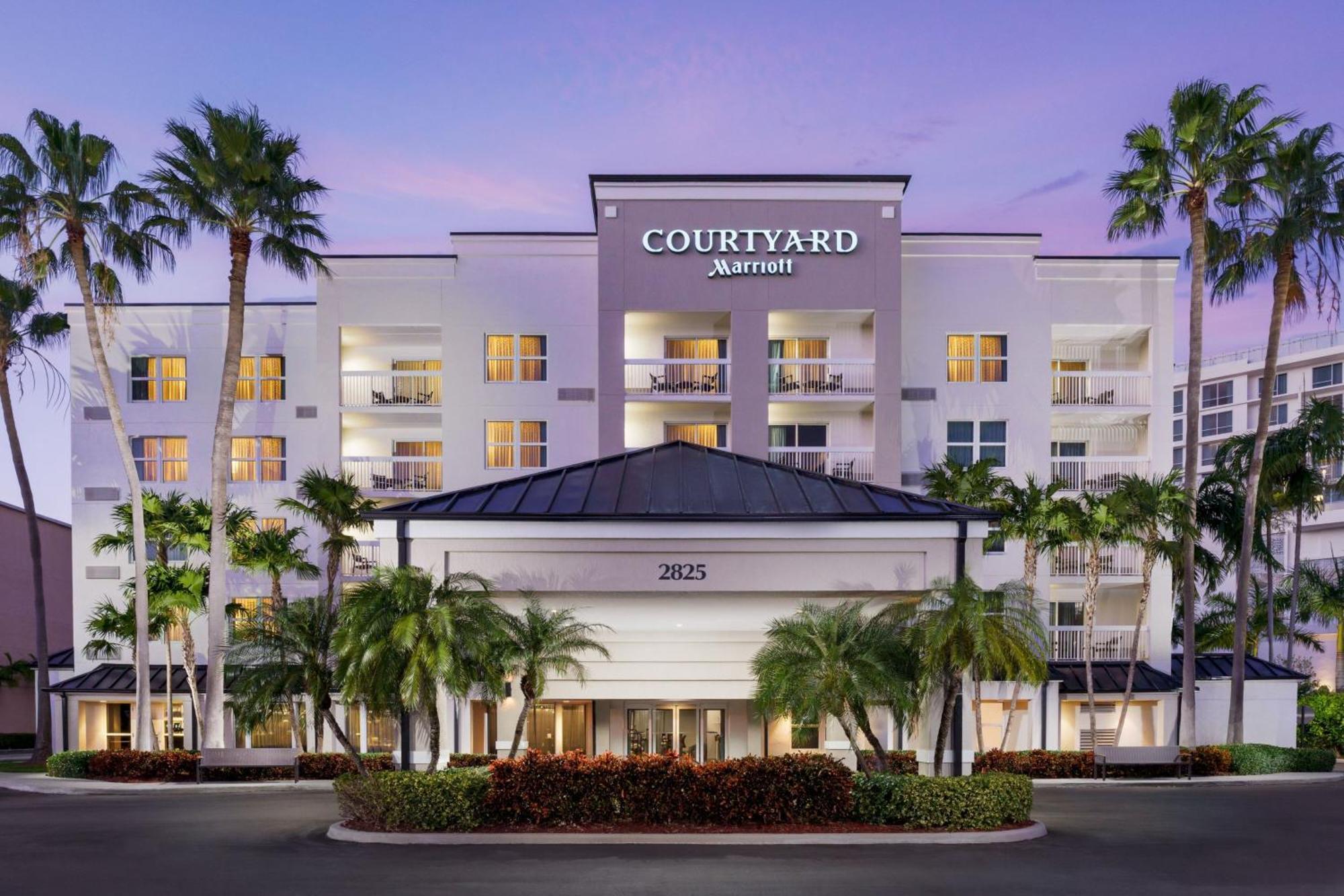 Отель Courtyard By Marriott Miami Aventura Mall Экстерьер фото